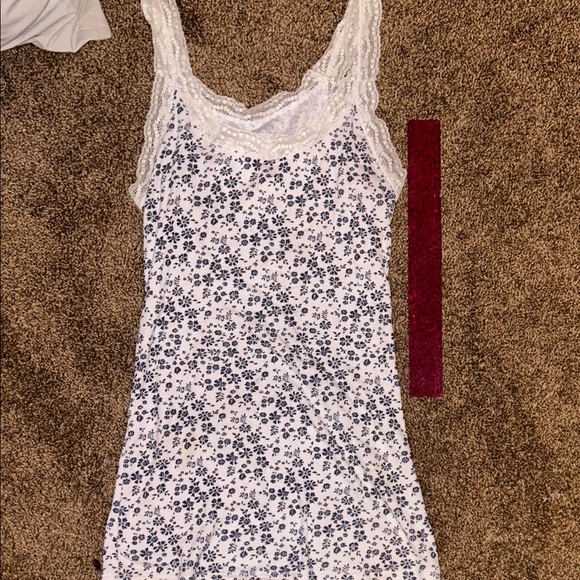 Old Navy White and Blue Lace Trim Tank - Picture 5 of 5